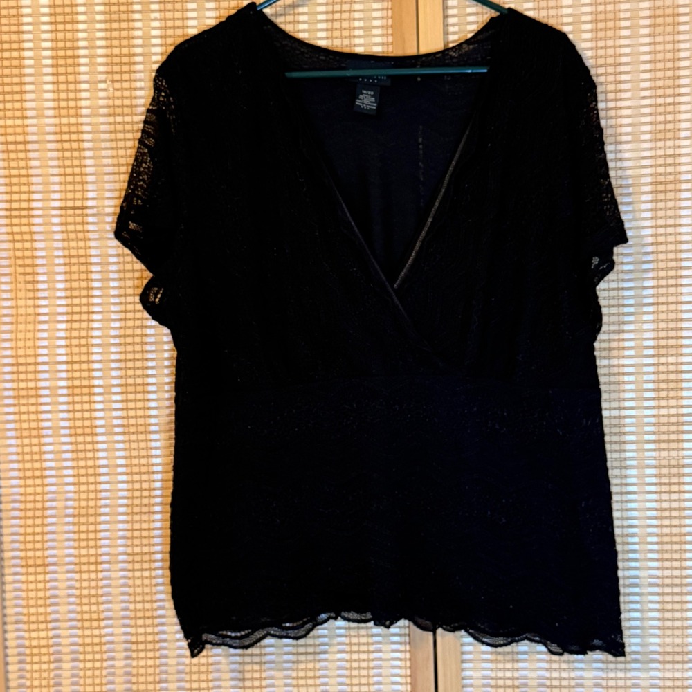 Lane Bryant Black Lace Faux Wrap Top Short Sleeve‎ V-Neck Blouse 18/20 Whmsigoth
